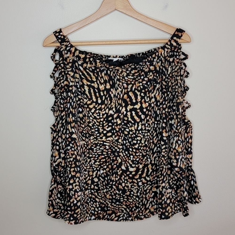 Entro Abstract Print Criss Cross Shoulder Top Size Small